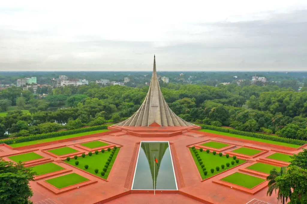 National Martyrs’ Monument ( ন্যাশনাল মার্টিরস’ মনুমেন্ট )