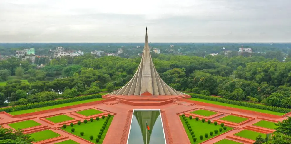 National Martyrs’ Monument ( ন্যাশনাল মার্টিরস’ মনুমেন্ট )